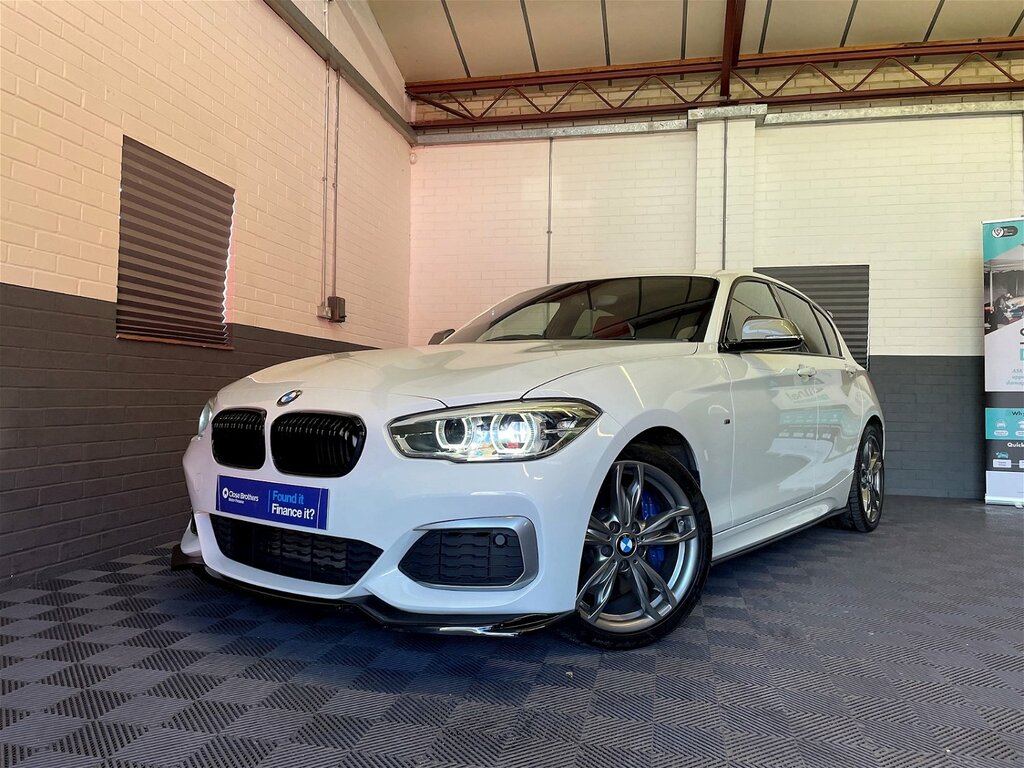 Compare BMW 1 Series 3.0 M135i Hatchback Euro 6 Ss DL65AYO White