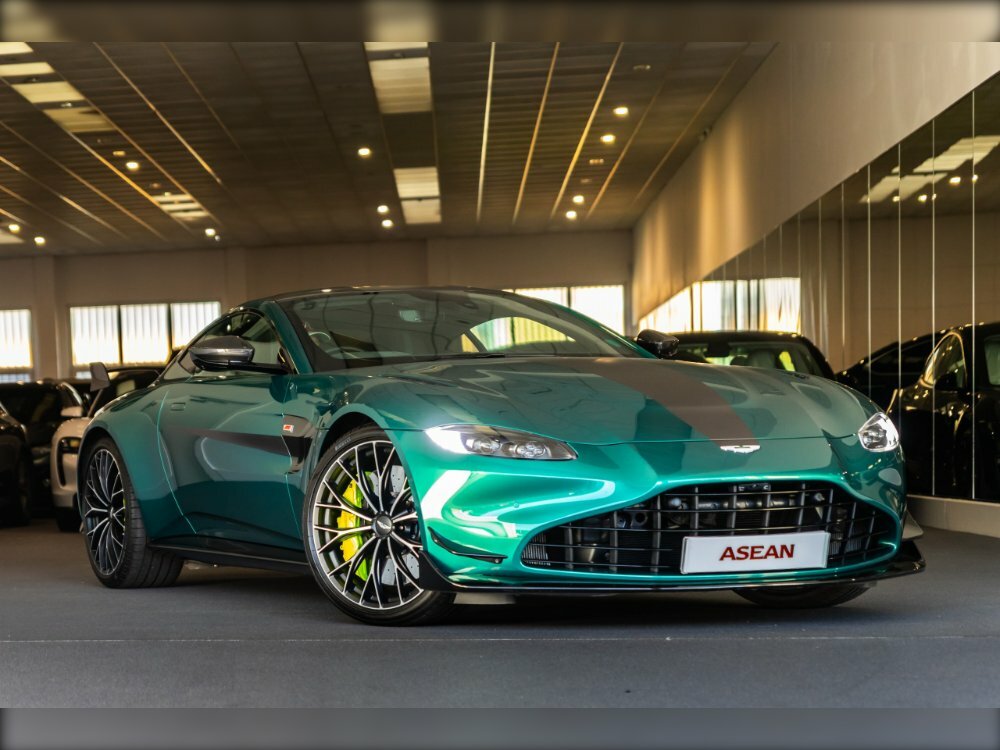 Compare Aston Martin Vantage F1 Edition V8 3-Door KU21CGV Green