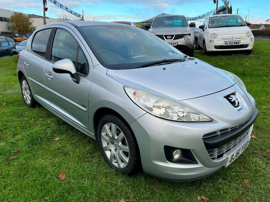 Compare Peugeot 207 1.6Hdi 92 Sportium Hatchback BJ61YXB Silver