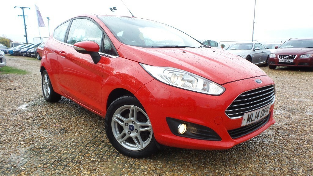 Compare Ford Fiesta Hatchback 1.25 Zetec Euro 5 201414 ML14OPH Red