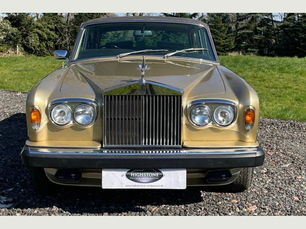 Compare Rolls-Royce Silver Shadow 6.8 II  