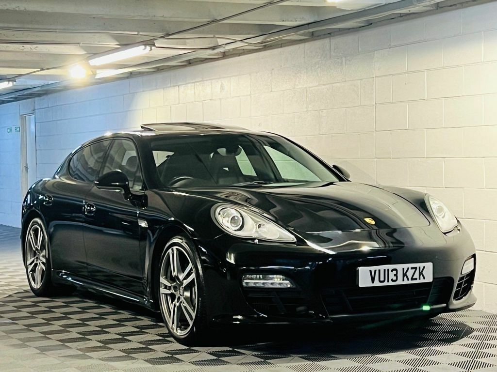 Compare Porsche Panamera Platinum Edition VU13KZK Black