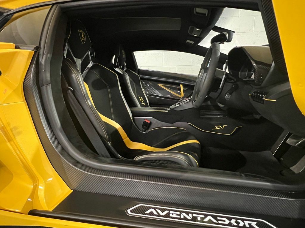 Compare Lamborghini Aventador 6.5 V12 Lp 750-4 Superveloce Isr 4Wd Euro 6 LJ16ELC Yellow