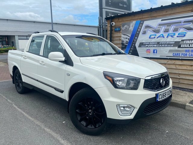 SsangYong Musso 2.2 Ex 176 Bhp White #1