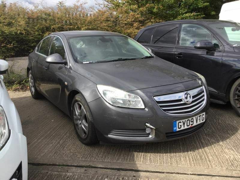 Compare Vauxhall Insignia Hatchback 2.0 Cdti Exclusiv Euro 5 200909 GY09VTG Grey