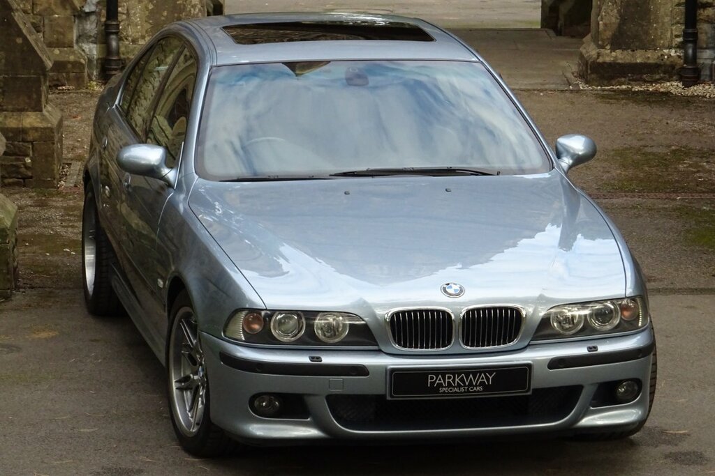 Compare BMW M5 M5 M500WMC Blue