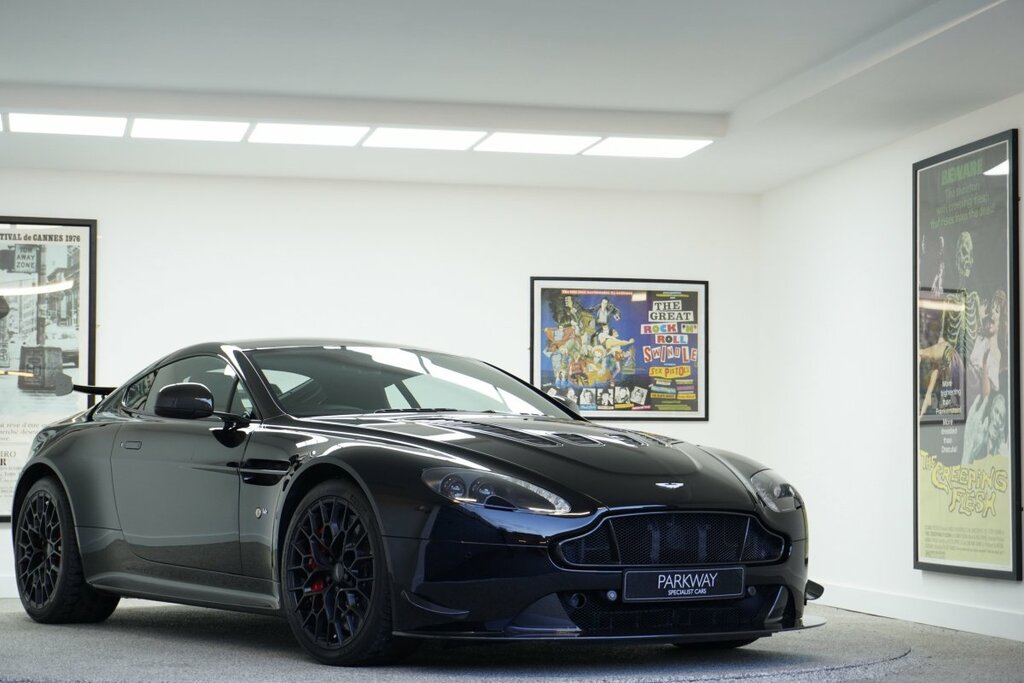 Compare Aston Martin Vantage Vantage S V12 AF18ENO Black