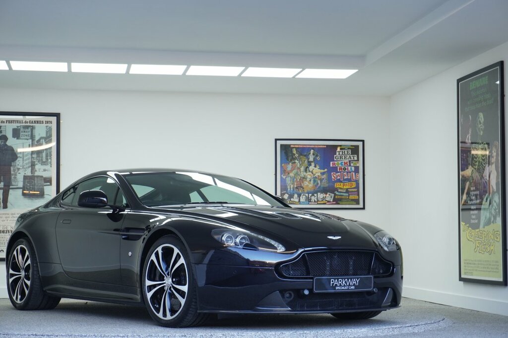 Compare Aston Martin Vantage Vantage V12 LL13CVL Black
