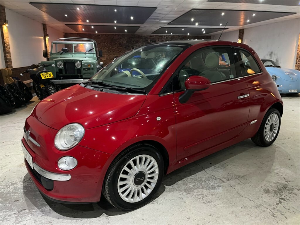 Compare Fiat 500 Lounge WV11FTC Red