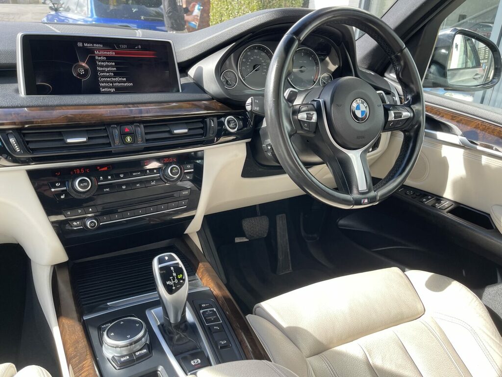 Compare BMW X5 X5 Xdrive 40D M Sport SC64FAK Grey