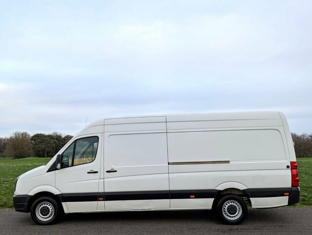 Compare Volkswagen Crafter Crafter Cr35 Tdi Bluemotion Technology GJ66TXD White