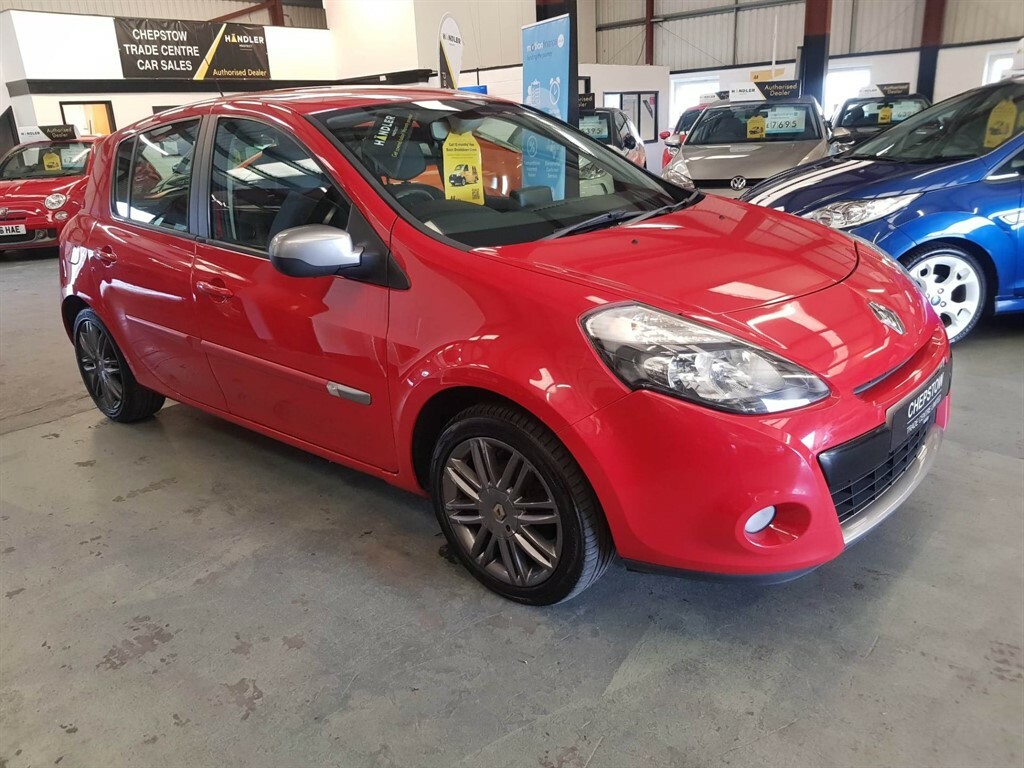 Compare Renault Clio 1.5 Dci Dynamique Tomtom Spec-sh-20 Tax-great Mpg ST12FNP Red