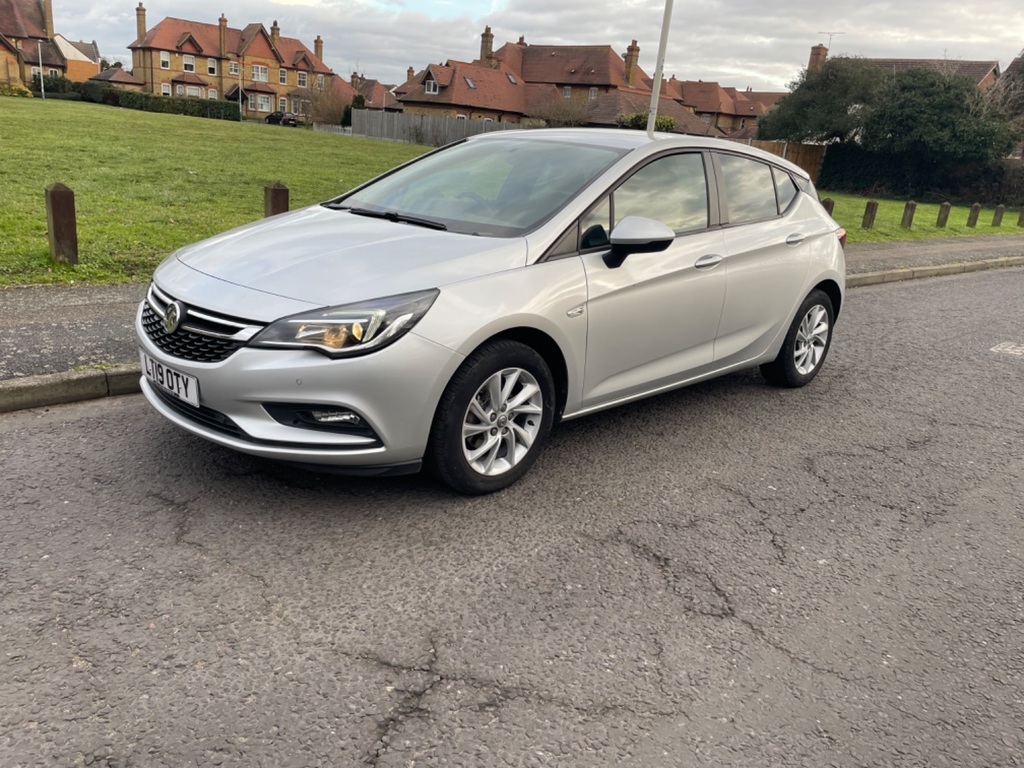 Compare Vauxhall Astra Hatchback Tech Line Nav Ss 201919 LT19OTY Silver