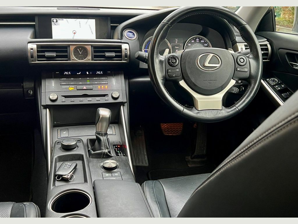 Compare Lexus IS 300 2.5 Executive Edition E-cvt Euro 5 Ss RE15VZU Grey