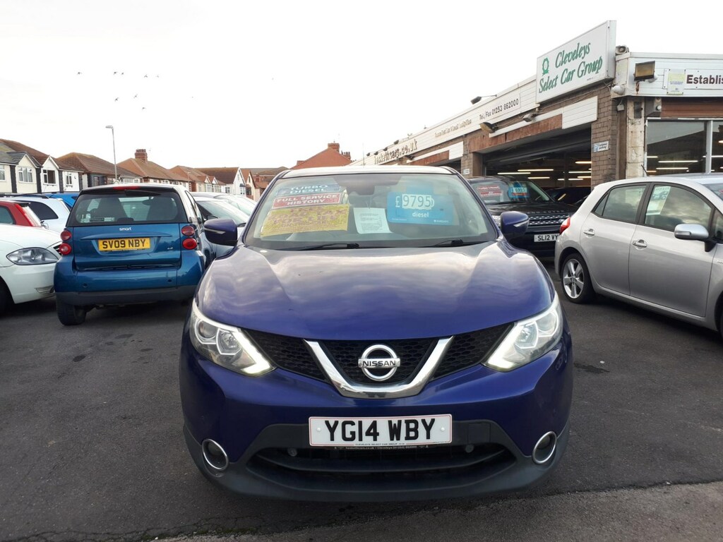 Compare Nissan Qashqai 1.5 Dci Acenta Premium 5-Door From 8,995 YG14WBY Blue