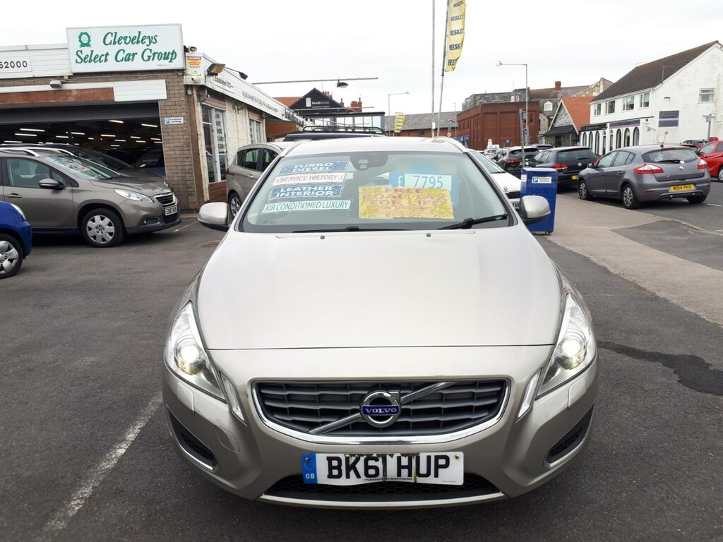 Compare Volvo V60 Drive Se Lux 1.6 Estate From 6,495 Retail BK61HUP Gold