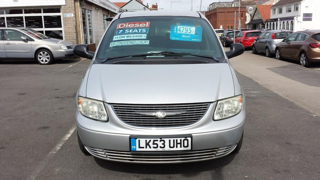 Compare Chrysler Voyager 2.5 Anniversary Edition 7 Seater From 3,495 LK53UHO Silver