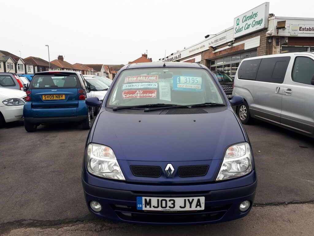 Compare Renault Megane Scenic 1.6 Expression 5-Door From 2,395 Retail MJ03JYA Blue