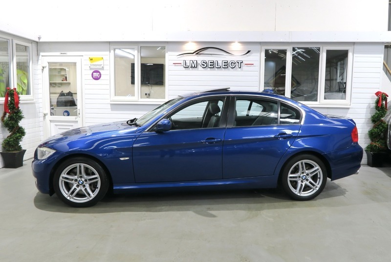 Compare BMW 3 Series 330D Se 245 LT09NCO Blue