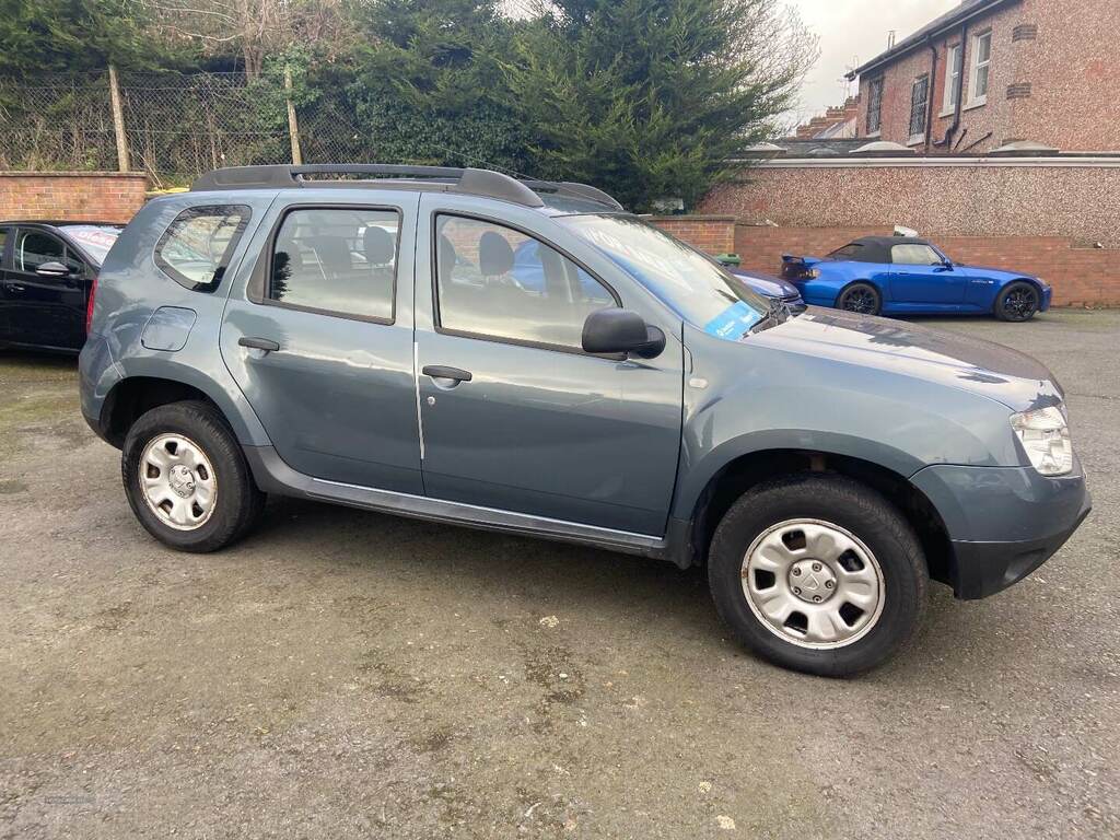 Compare Dacia Duster Duster Ambiance Dci 4X2 HN64YCM Grey