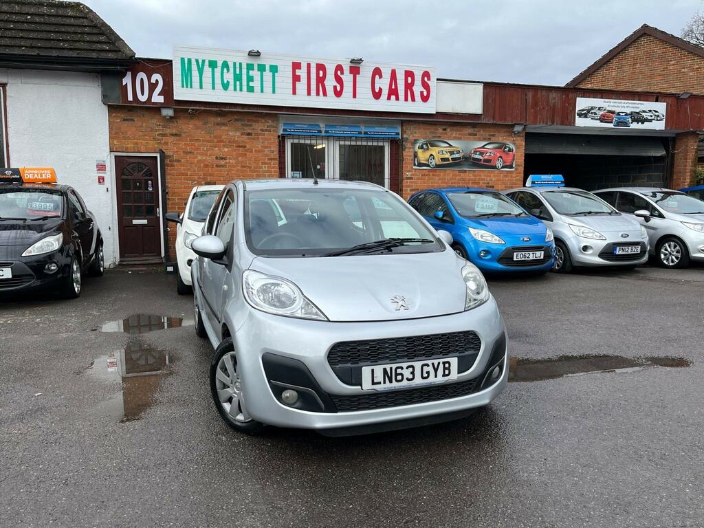 Compare Peugeot 107 1.0 12V Active Euro 5 LN63GYB Silver