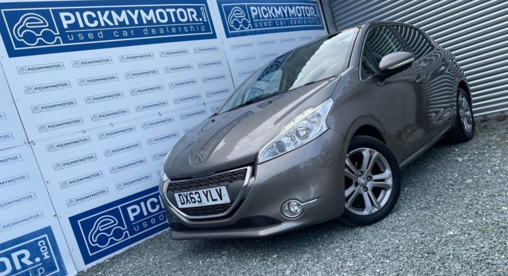 Compare Peugeot 208 208 Allure S-a DX63YLV Grey