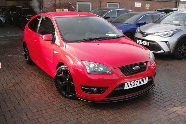 Compare Ford Focus 2.5 St-3 225 Bhp NH07NNT Red