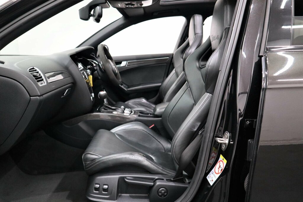 Compare Audi RS4 Rs 4 Fsi Quattro V44GGR Black