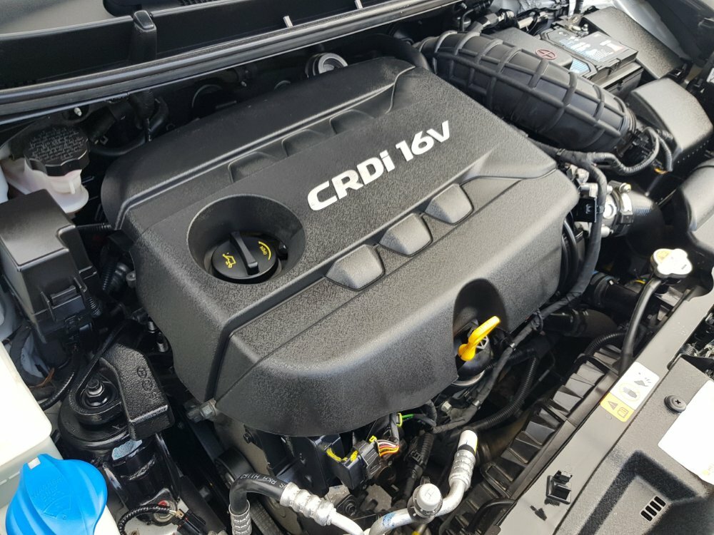 Compare Hyundai I30 I30 Active Blue Drive Crdi KP14SDU Silver