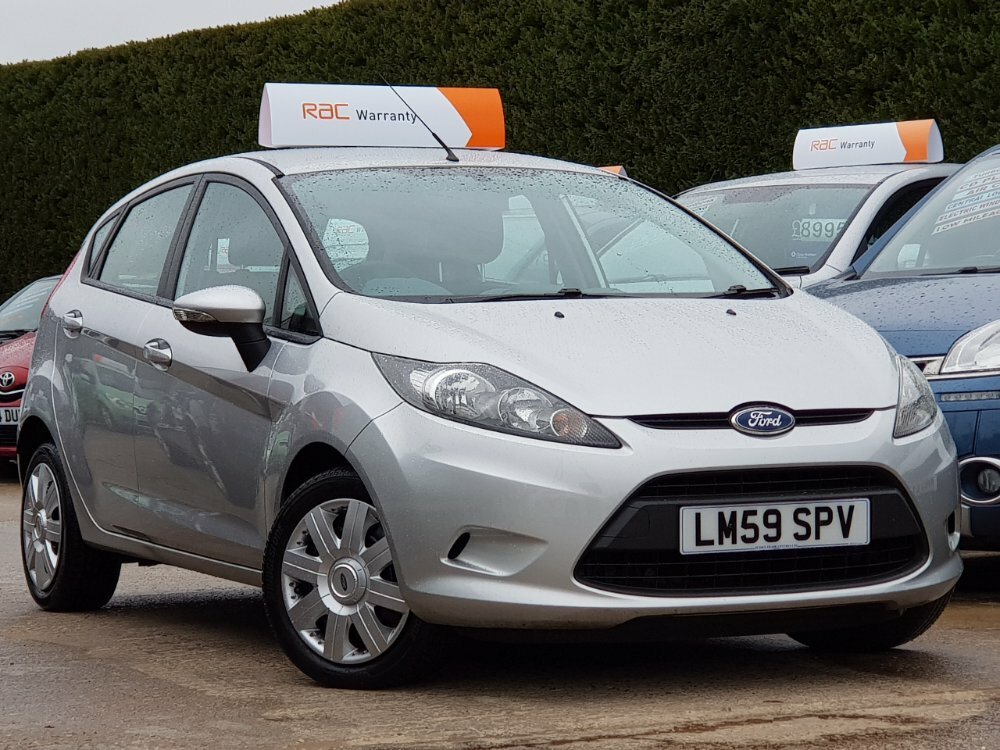 Compare Ford Fiesta 1.2 Edge 5-Door 1 Lady Owner LM59SPV Silver