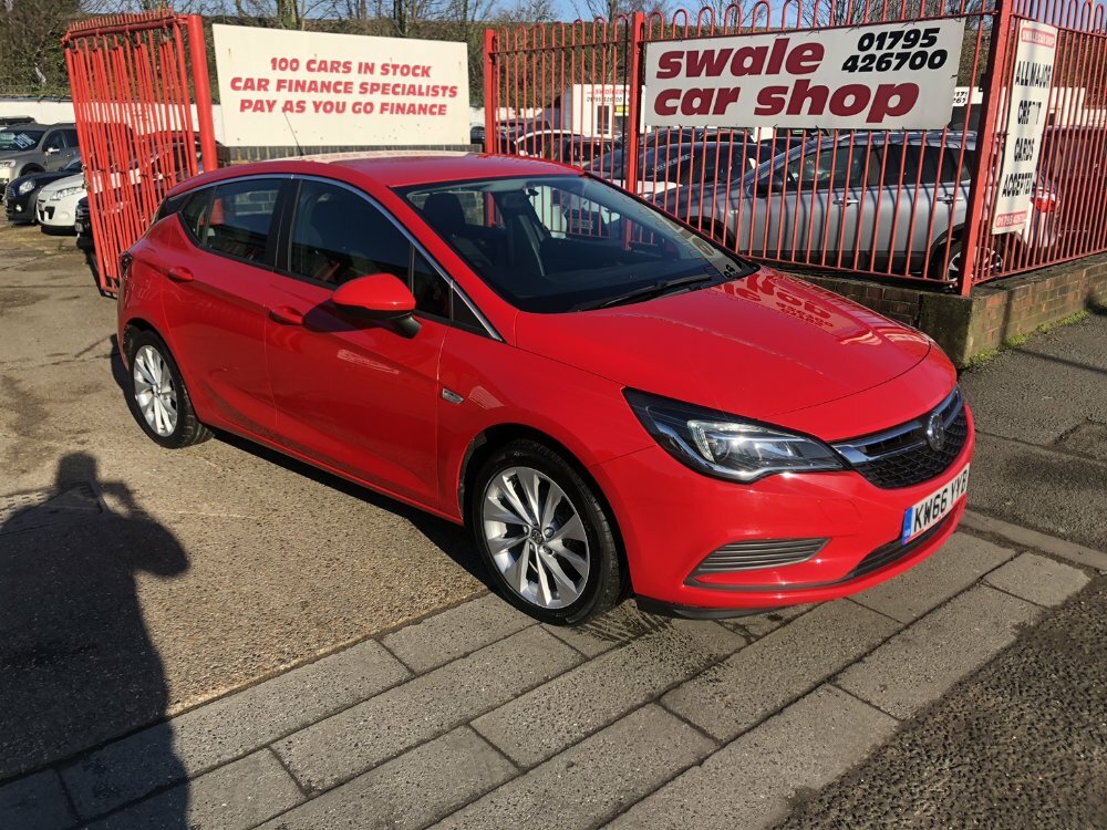 Compare Vauxhall Astra 1.4I 16V Energy KW66YYB Red