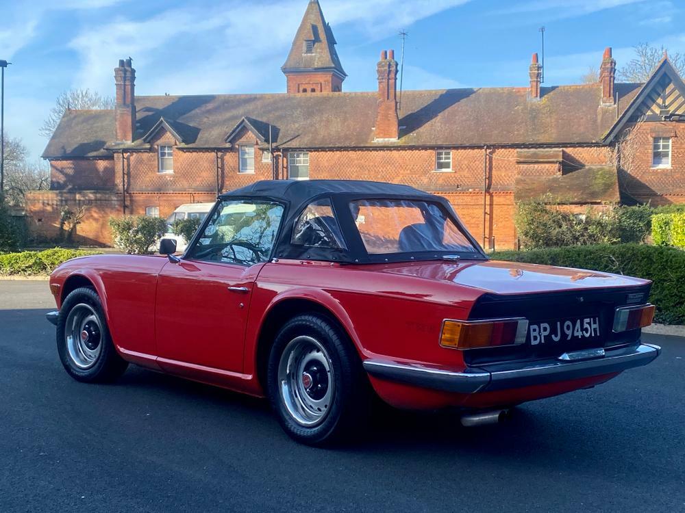 Triumph TR6 2.5 Injection Red #1