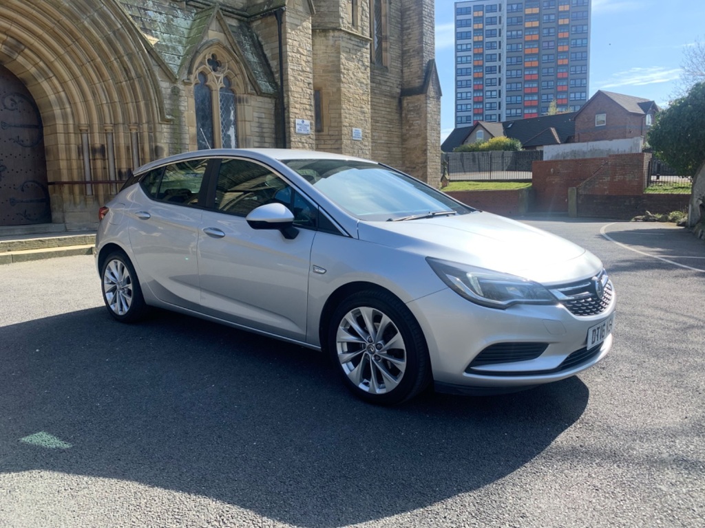 Compare Vauxhall Astra 1.4 I Turbo Design 2016 DT16NSV Silver