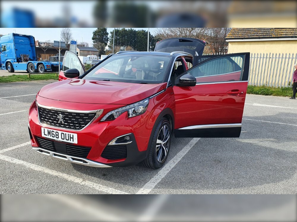 Compare Peugeot 3008 1.5 Bluehdi Gt Line 5Drsale LM68OUH Red