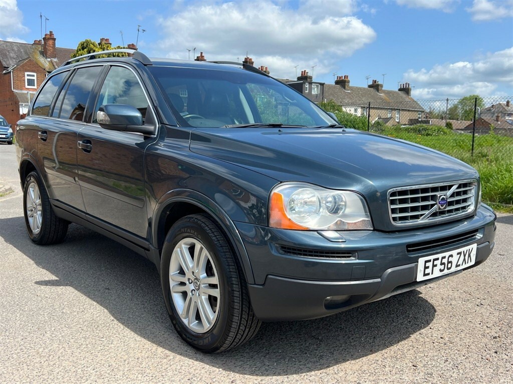 Compare Volvo XC90 2.4L 2.4 D5 Se Lux Geartronic Awd EF56ZXK Blue