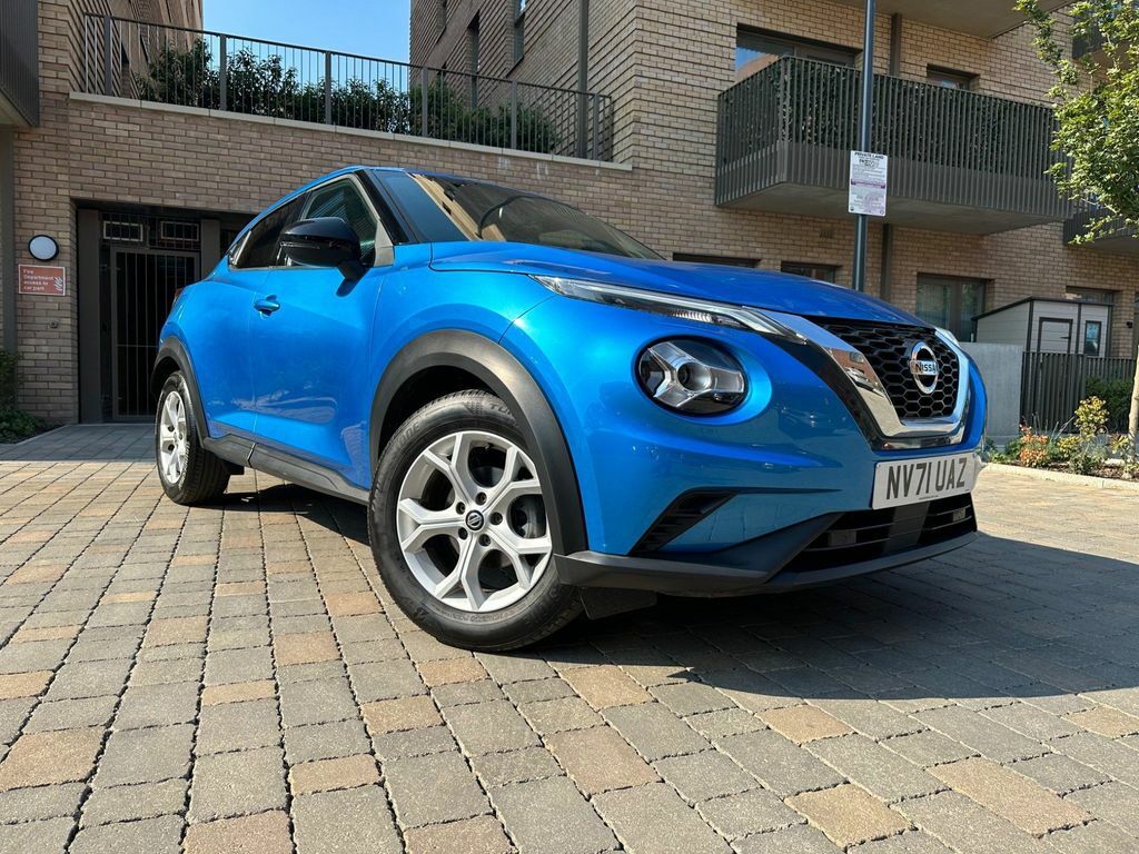 Compare Nissan Juke 1.0 Dig-t N-connecta Euro 6 Ss NV71UAZ Blue