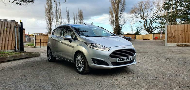 Compare Ford Fiesta 1.0T Ecoboost Titanium Euro 5 Ss GK64PYS Silver