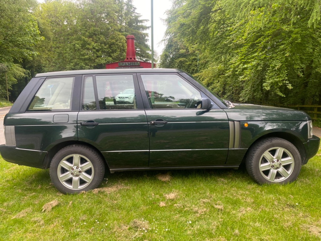 Compare Land Rover Range Rover Estate BF53UJN Green