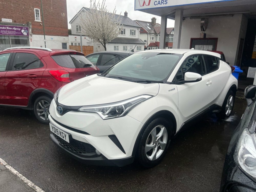 Compare Toyota C-Hr 1.8 Vvt-h Icon Cvt Euro 6 Ss YD19KGY White