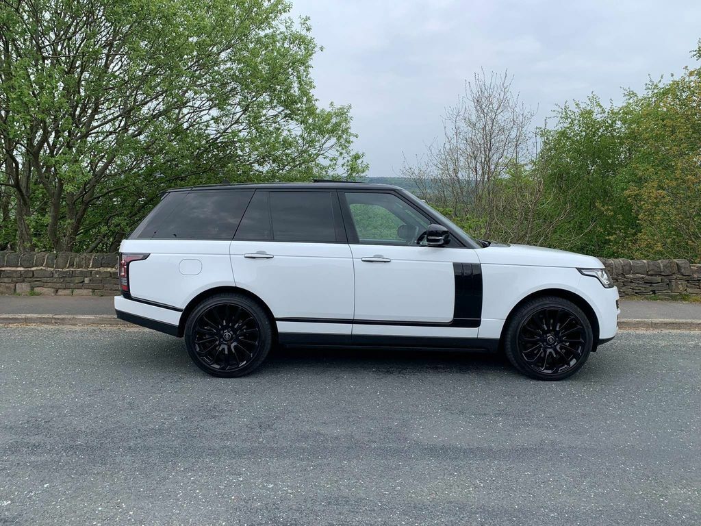 Compare Land Rover Range Rover 3.0 Td V6 Vogue Se 4Wd Euro 5 Ss HN64KWH White