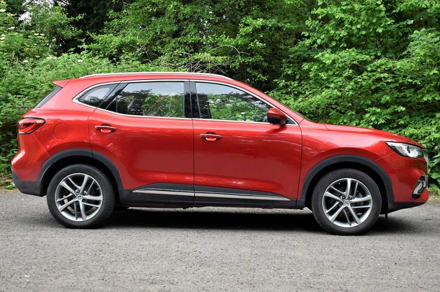 MG 1100 T-gdi 16.6 Kwh Excite Suv Red #1