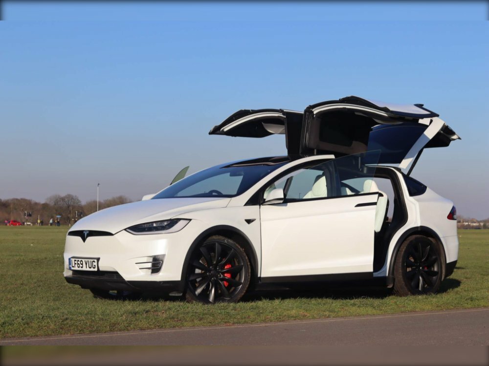 Compare Tesla Model X Dual Motor Performance 4Wde Ludicrous LF69YUG White