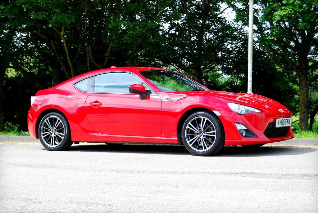 Compare Toyota GT86 2.0 D WV65FMA Red