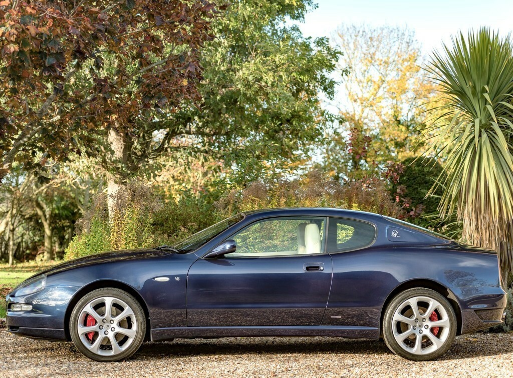 Compare Maserati 4200 V8 Cambio Corsa PL54WDD Blue