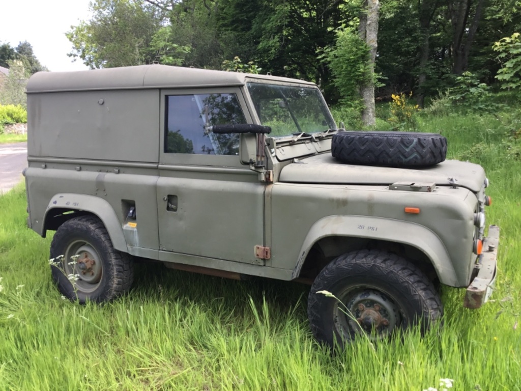 Compare Land Rover Defender 90 90 2.5Ltr J716WFL Green