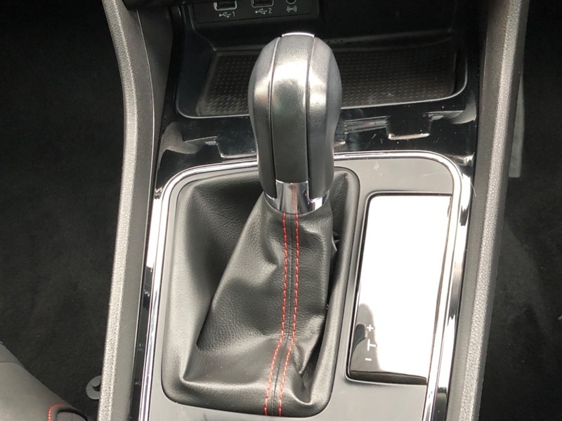 Compare Seat Leon 2018 1.5 Tsi Evo Fr Dsg 148 Bhp FP68WSD Black