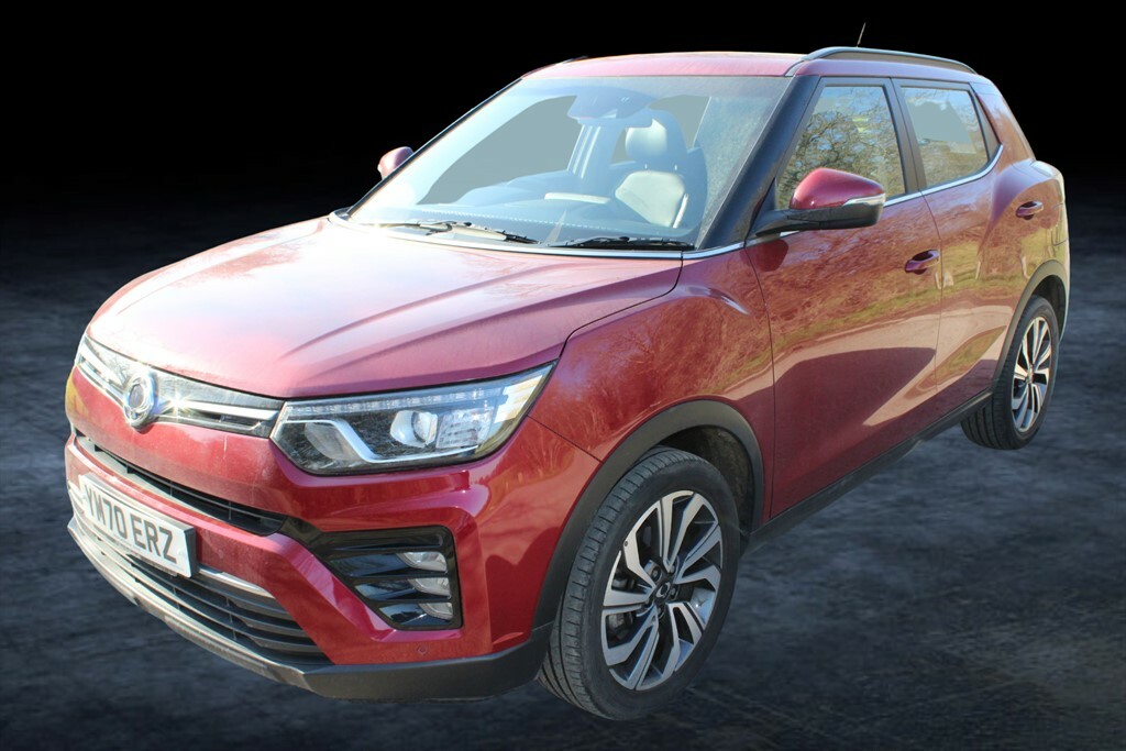 Compare SsangYong Tivoli Ultimate YM70ERZ Red