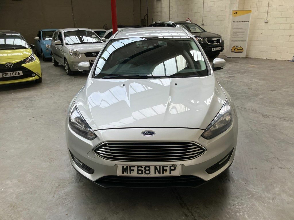 Compare Ford Focus 1.0T Ecoboost Zetec Edition Euro 6 Ss MF68NFP Silver