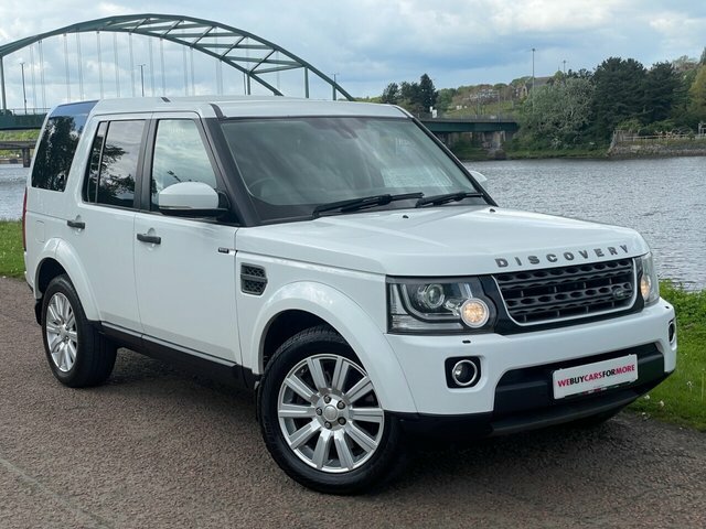 Compare Land Rover Discovery 3.0 Sdv6 Commercial Xs 0D 255 Bhp SK64ZKB White