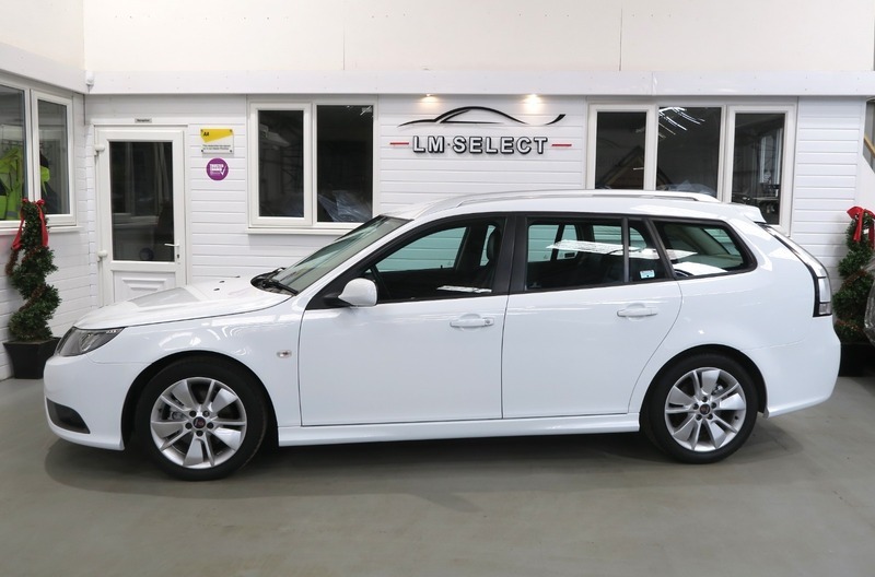 Compare Saab 9-3 9-3 T Edition Tid 150 HY10CXK White